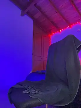 RickKrong  online show from November 21, 2025, 3:27 am