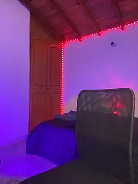 RickKrong  online show from September 28, 2025, 9:44 pm