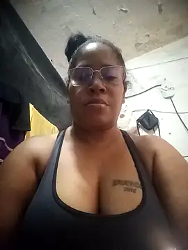 Big ass submissive online show from December 3, 2025, 1:32 pm