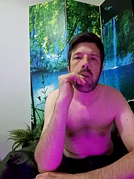 Snapshot of welcome-to-the-jungle chatting on June 17, 2026, 7:35 pm welcome-to-the-jungle online show from June 17, 2026, 7:35 pm