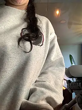 Snapshot of Canneela chatting on September 12, 2025, 1:22 pm Canneela online show from September 12, 2025, 1:22 pm