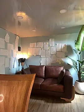 Snapshot of Canneela chatting on February 5, 2026, 6:04 pm Canneela online show from February 5, 2026, 6:04 pm