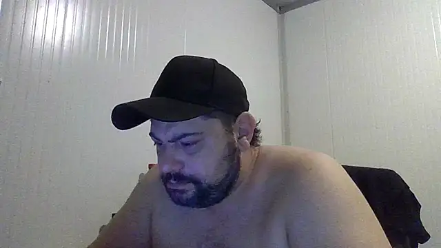 giuseppelovisi85 online show from September 15, 2025, 12:44 am