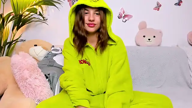 ScarlettVelour online show from November 5, 2025, 8:01 pm