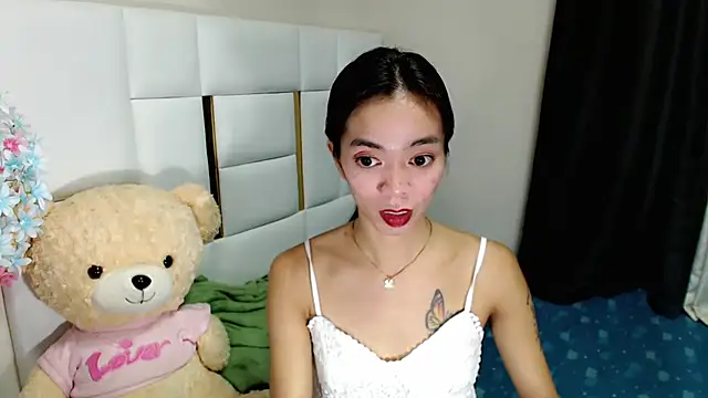diamondnaked  online show from September 20, 2025, 5:07 pm