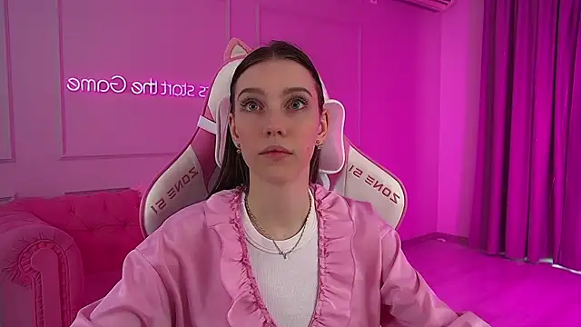 Snapshot of VeronicaVances chatting on February 10, 2026, 8:35 am VeronicaVances online show from February 10, 2026, 8:35 am