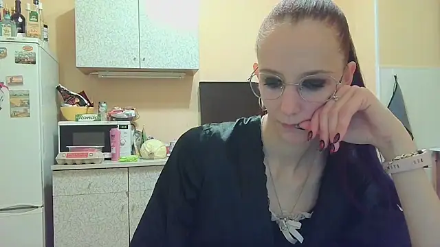 Lucy Divine online show from September 23, 2025, 7:32 pm