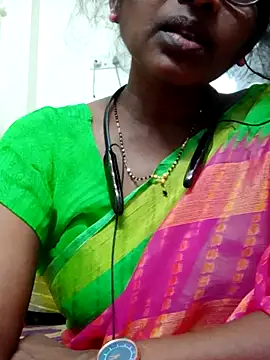 Snapshot of hotmahitha chatting on June 7, 2026, 7:19 pm hotmahitha online show from June 7, 2026, 7:19 pm