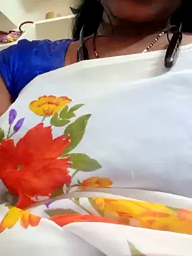 Snapshot of hotmahitha chatting on June 18, 2026, 8:24 am hotmahitha online show from June 18, 2026, 8:24 am