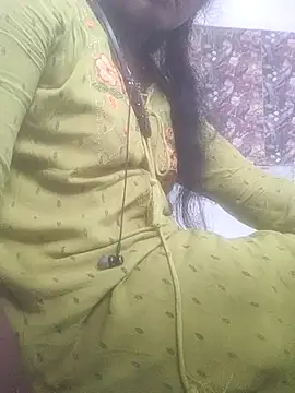 Snapshot of hotmahitha chatting on May 14, 2026, 4:09 am hotmahitha online show from May 14, 2026, 4:09 am