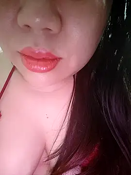 Julyy08 online show from December 17, 2025, 6:02 pm