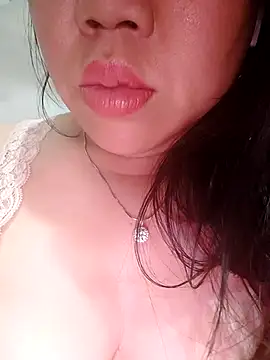 Julyy08 online show from February 12, 2026, 3:01 pm