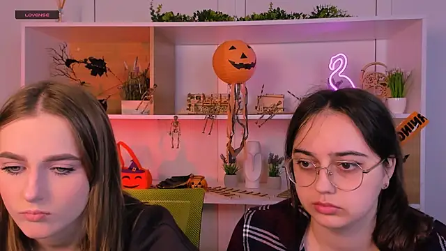 aria moo online show from November 3, 2025, 12:09 pm