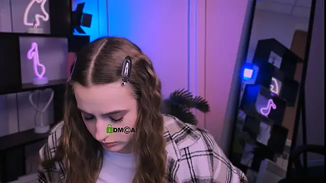 aria moo online show from December 5, 2025, 7:23 pm