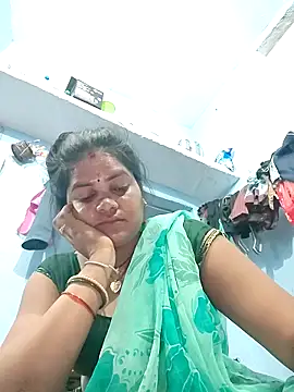 Snapshot of Rashi_cut chatting on September 14, 2025, 11:27 pm Rashi cut online show from September 14, 2025, 11:27 pm