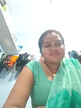 Snapshot of Rashi_cut chatting on September 17, 2025, 5:37 pm Rashi cut online show from September 17, 2025, 5:37 pm