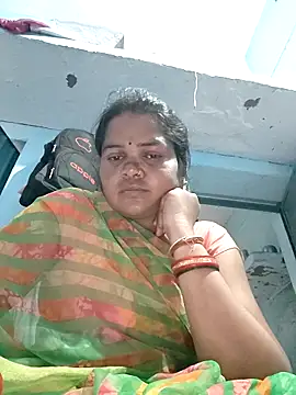 Snapshot of Rashi_cut chatting on October 6, 2025, 1:51 am Rashi cut online show from October 6, 2025, 1:51 am