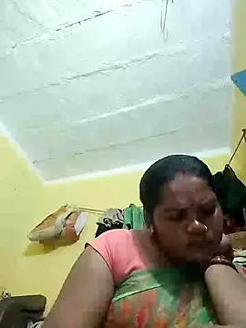 Snapshot of Rashi_cut chatting on October 9, 2025, 2:28 pm Rashi cut online show from October 9, 2025, 2:28 pm
