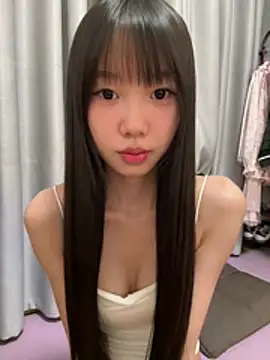 xinyu789 online show from April 18, 2026, 1:24 pm