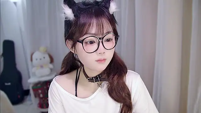 YUANYUAN-A online show from February 5, 2026, 12:45 pm