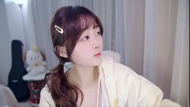 YUANYUAN-A online show from January 19, 2026, 12:31 pm