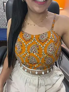Riya-6969 online show from May 16, 2026, 6:07 pm