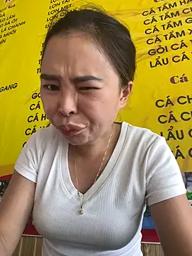 han-cute online show from October 9, 2025, 4:02 am