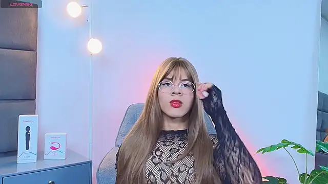 Slenna Moon online show from April 2, 2026, 12:18 am