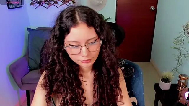 Krysten Riter online show from November 29, 2025, 2:50 pm