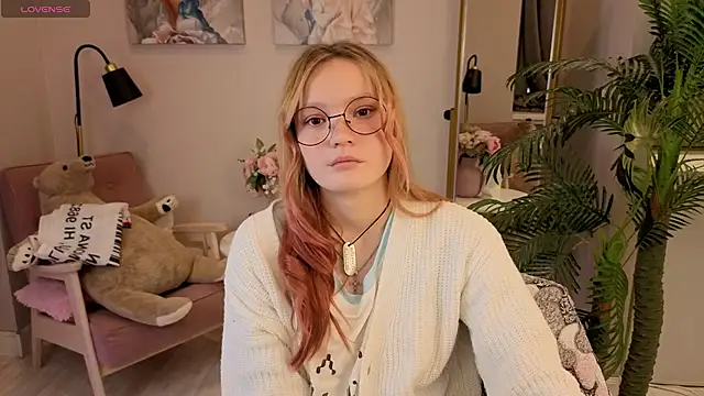 Ginger Emma online show from September 25, 2025, 2:23 pm