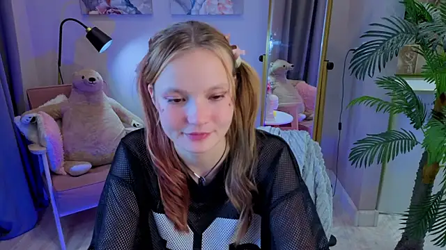 Ginger Emma online show from September 18, 2025, 8:45 pm