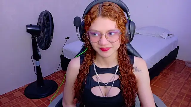 Snapshot of Birdie_0 chatting on September 9, 2025, 1:31 pm Birdie 0 online show from September 9, 2025, 1:31 pm