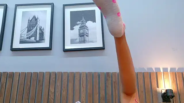 luna roja25 online show from January 5, 2026, 5:27 pm