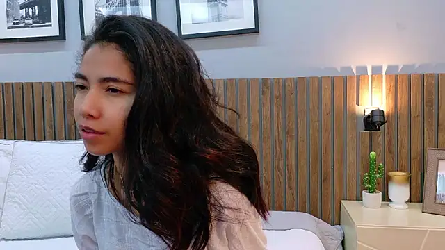 Snapshot of luna_roja25 chatting on January 19, 2026, 1:26 pm luna roja25 online show from January 19, 2026, 1:26 pm