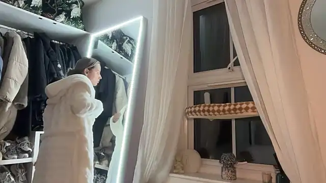 Snapshot of KayleeBella chatting on February 15, 2026, 10:20 pm KayleeBella online show from February 15, 2026, 10:20 pm