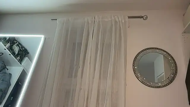 Snapshot of KayleeBella chatting on February 24, 2026, 8:53 pm KayleeBella online show from February 24, 2026, 8:53 pm