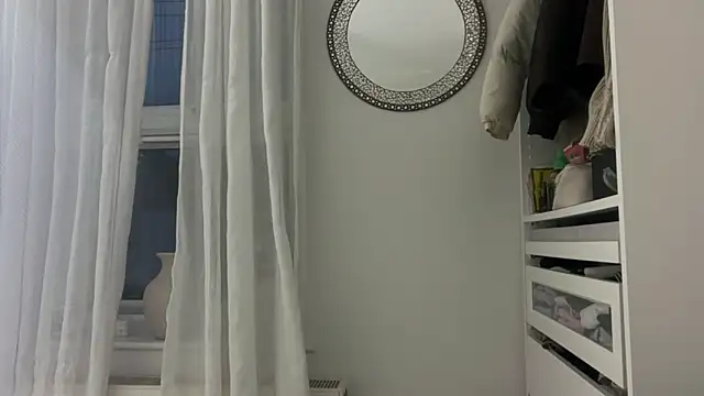 KayleeBella online show from May 13, 2026, 8:27 pm