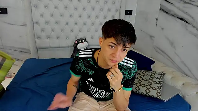 Ari and Storm online show from January 15, 2026, 5:16 pm