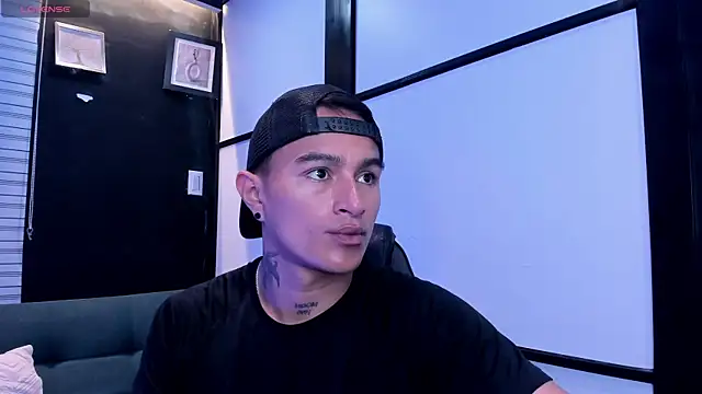 Snapshot of LiamDeep chatting on October 7, 2025, 5:14 pm LiamDeep online show from October 7, 2025, 5:14 pm