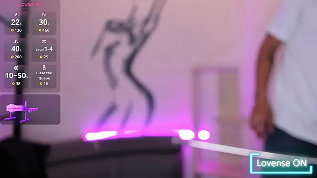 Snapshot of LiamDeep chatting on November 19, 2025, 8:42 pm LiamDeep online show from November 19, 2025, 8:42 pm