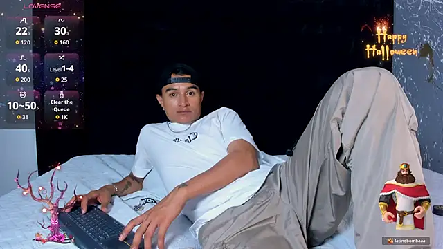 Snapshot of LiamDeep chatting on October 25, 2025, 9:19 am LiamDeep online show from October 25, 2025, 9:19 am