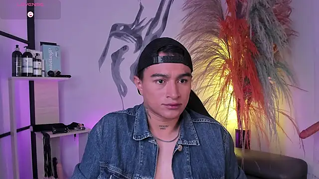 Snapshot of LiamDeep chatting on November 2, 2025, 9:53 pm LiamDeep online show from November 2, 2025, 9:53 pm