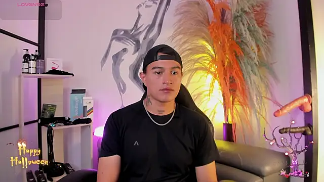 Snapshot of LiamDeep chatting on November 1, 2025, 8:25 pm LiamDeep online show from November 1, 2025, 8:25 pm