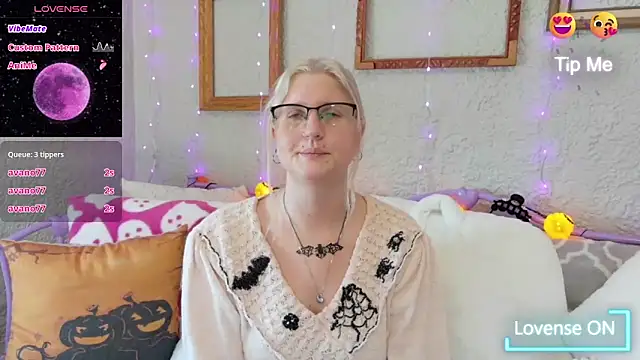 samanthamalichite online show from September 25, 2025, 2:45 pm