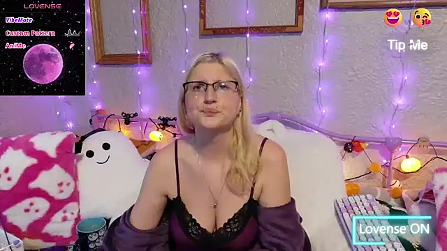 samanthamalichite online show from October 27, 2025, 2:18 pm