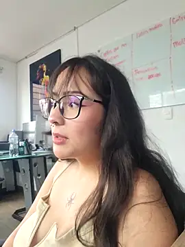 Mythical Girll online show from September 17, 2025, 7:27 pm