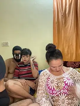 Snapshot of stargroup chatting on October 15, 2025, 12:35 pm stargroup online show from October 15, 2025, 12:35 pm