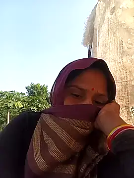 Sheema tyagi online show from November 10, 2025, 10:20 am