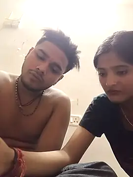 Snapshot of romantic_couple1 chatting on October 19, 2025, 3:20 am romantic couple1 online show from October 19, 2025, 3:20 am