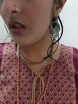 Snapshot of romantic_couple1 chatting on October 15, 2025, 12:31 am romantic couple1 online show from October 15, 2025, 12:31 am